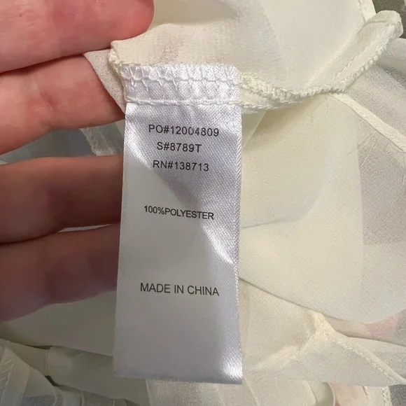 2/$30 Doe & Rae - Cream Pleated Sleeveless Blouse NWT Size M - Picture 6 of 8